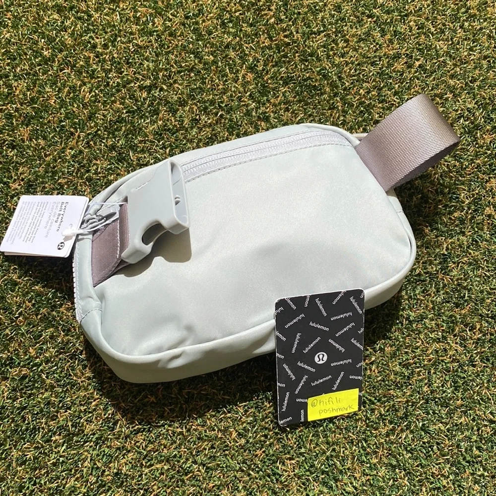 NWT Lululemon everywhere belt bag silver drop 1L extended strap new 🤍 - Picture 4 of 6